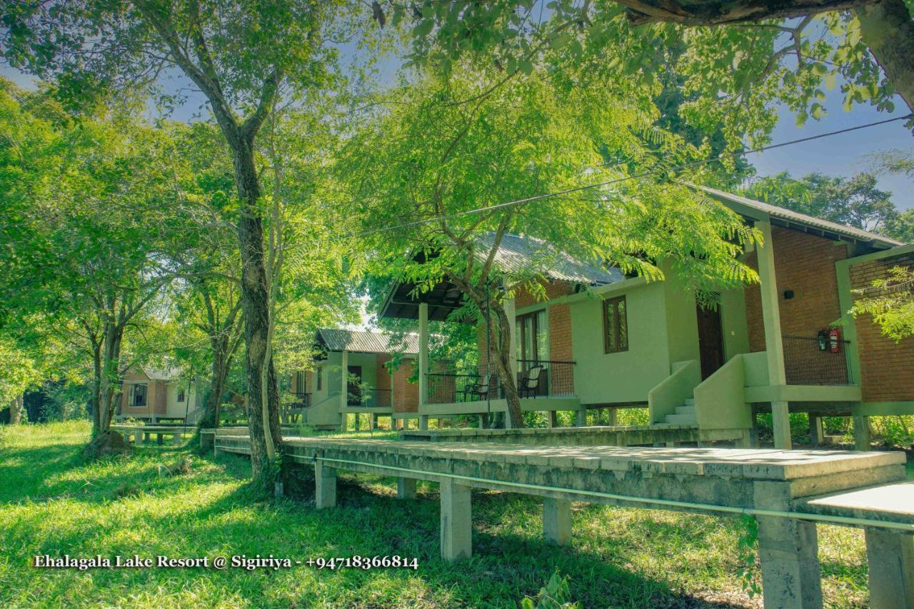 Ehalagala Lake Resort 시기리야 외부 사진