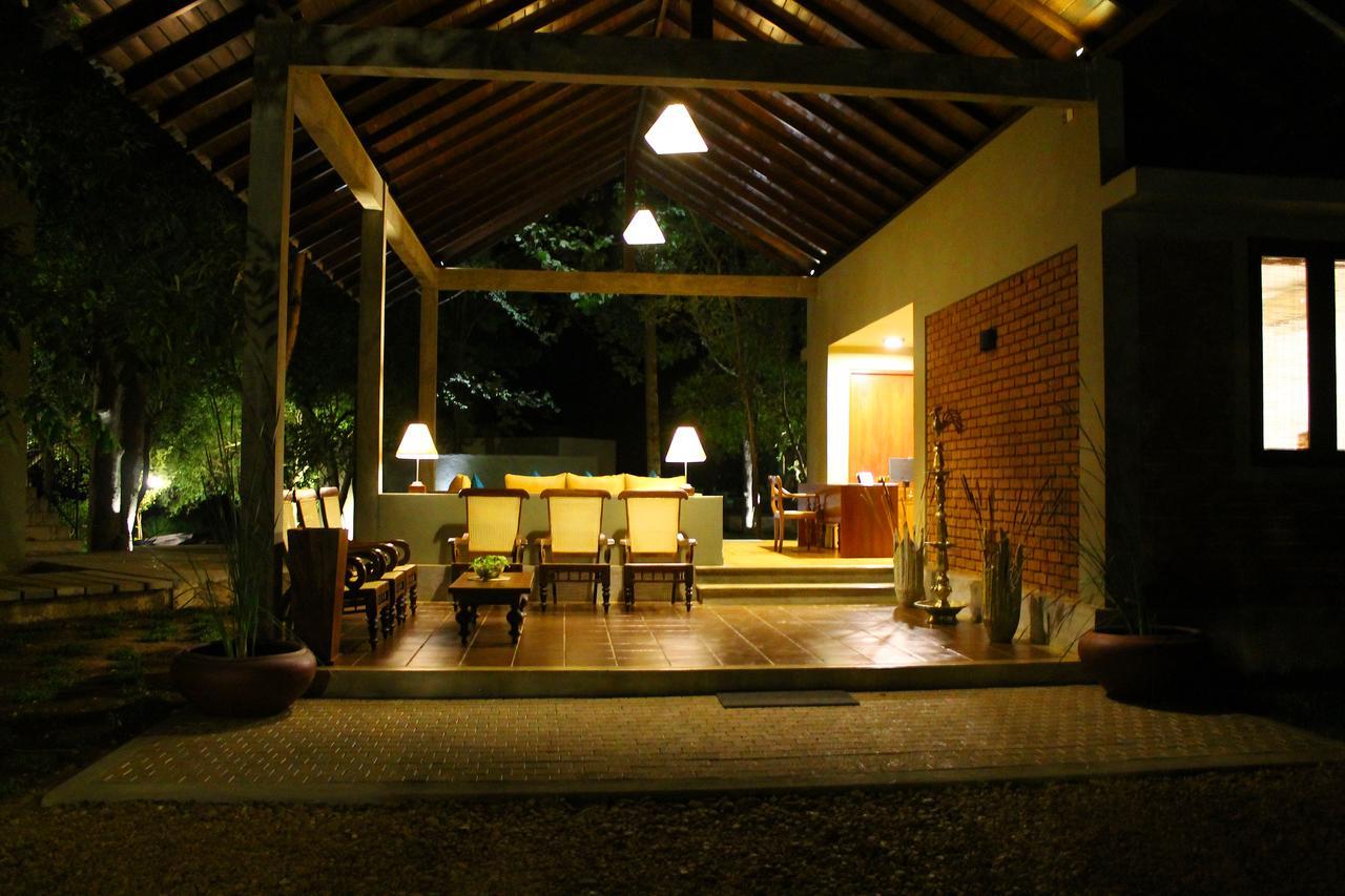 Ehalagala Lake Resort 시기리야 외부 사진