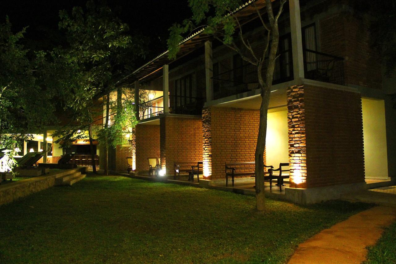 Ehalagala Lake Resort 시기리야 외부 사진