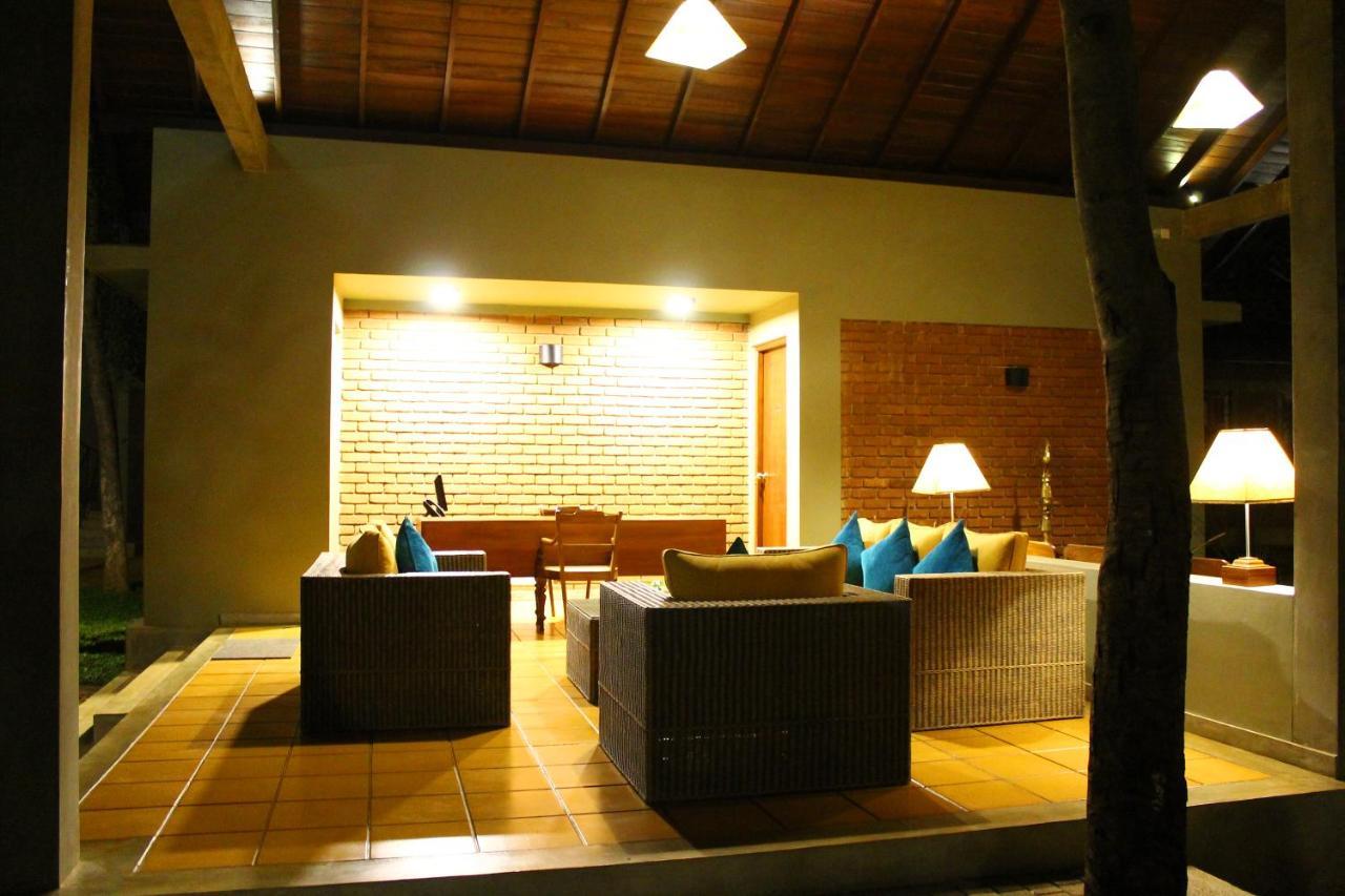 Ehalagala Lake Resort 시기리야 외부 사진